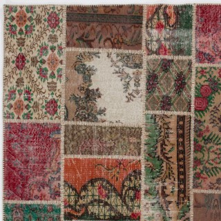 Handmade Colorful Floral Patchwork Rug in Red and Green | Vintage Turkish Wool Carpet for Living Room, Home Office and Bedroom Handmade Colorful Floral Patchwork Rug in Red and Green | Vintage Turkish Wool Carpet for Living Room, Home Office and Bedroom