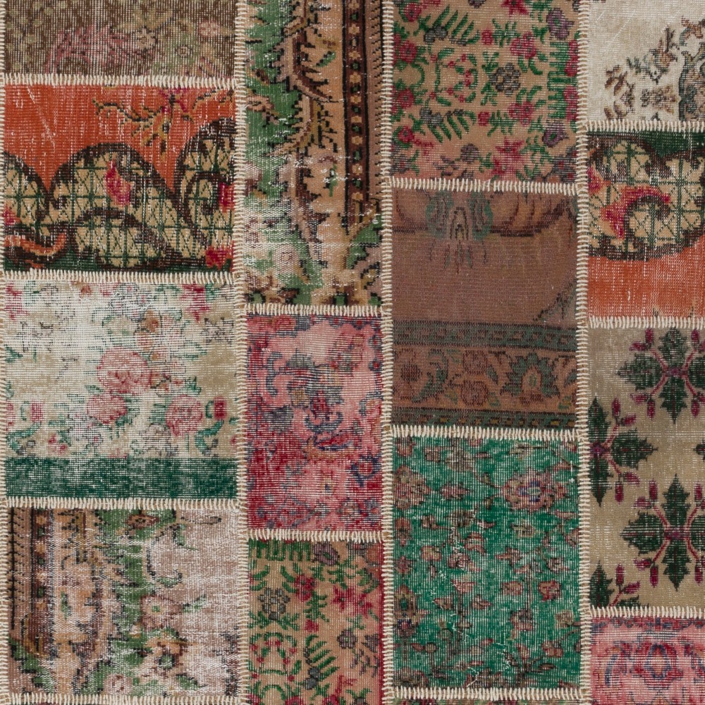 Handmade Colorful Floral Patchwork Rug in Red and Green | Vintage Turkish Wool Carpet for Living Room, Home Office and Bedroom Handmade Colorful Floral Patchwork Rug in Red and Green | Vintage Turkish Wool Carpet for Living Room, Home Office and Bedroom