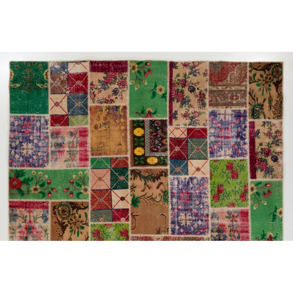 Traditional Handmade Oriental Patchwork Rug for Contemporary Interiors. Vintage Turkish Rose Pattern Carpet