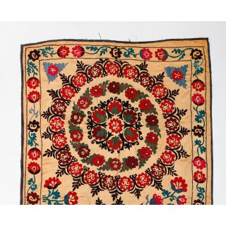 Vintage Silk Embroidered Wall Hanging in Yellow. Uzbek Tablecloth. Suzani Fabric Bedspread Vintage Silk Embroidered Wall Hanging in Yellow. Uzbek Tablecloth. Suzani Fabric Bedspread