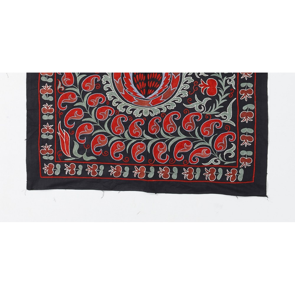Tashkent Embroidered Wall Hanging, Vintage Tablecloth in Black, Green & Red. Square Throw, Boho Wall Decor