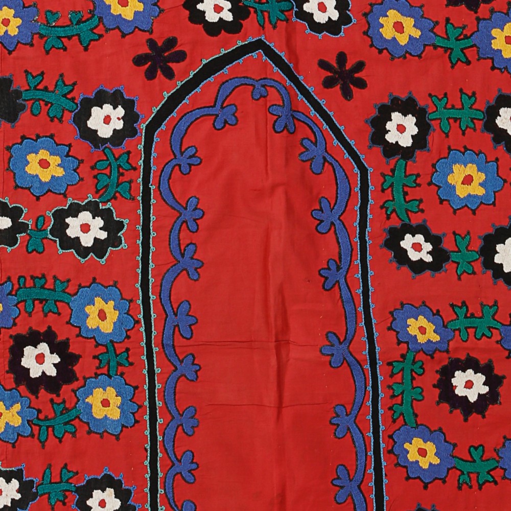 Suzani Tablecloth. Silk Embroidery Throw Blanket, Red Wall Hanging, Vintage Bedspread, Uzbek Tapestry