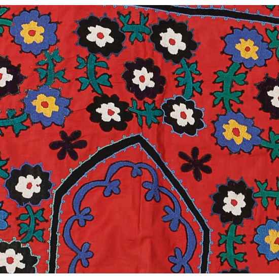 Central Asian Suzani Textile. Embroidered Cotton & Silk Bed Cover, Wall Hanging Central Asian Suzani Textile. Embroidered Cotton & Silk Bed Cover, Wall Hanging