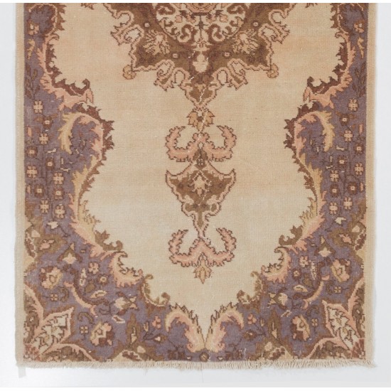 Hand-knotted Vintage Anatolian Oushak Rug in Soft Colors with Medallion Design. Woolen Floor Covering