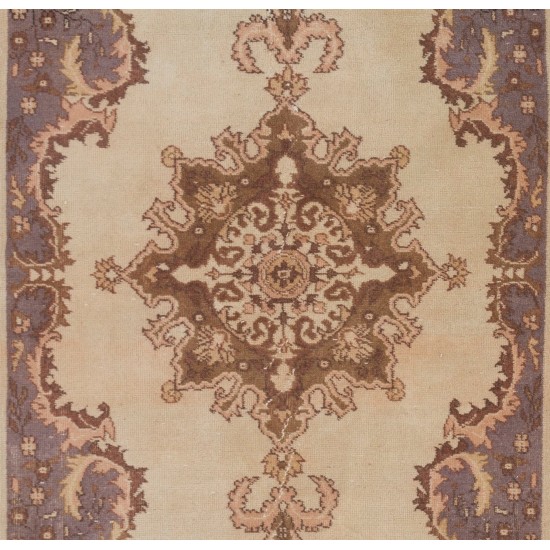 Hand-knotted Vintage Anatolian Oushak Rug in Soft Colors with Medallion Design. Woolen Floor Covering