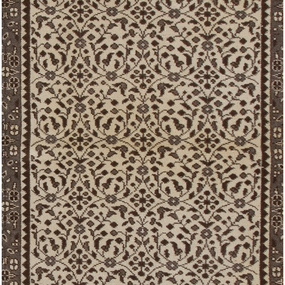 Vintage Floral Design Handmade Turkish Rug. Woolen Floor Covering