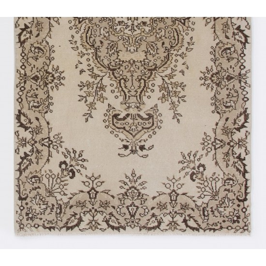 Hand-knotted Vintage Medallion Design Turkish Area Rug in Neutral Colors Hand-knotted Vintage Medallion Design Turkish Area Rug in Neutral Colors