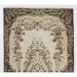 Hand-Knotted Vintage Turkish Area Rug with Medallion Design. Woolen Floor Covering Hand-Knotted Vintage Turkish Area Rug with Medallion Design. Woolen Floor Covering