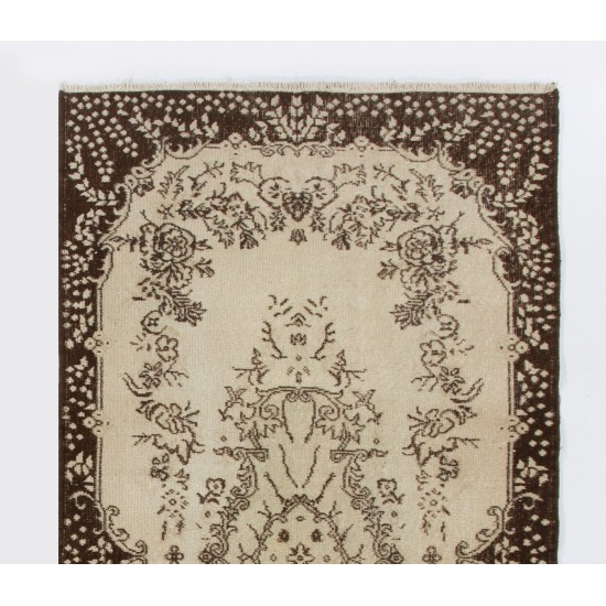 Hand-Knotted Vintage Anatolian Area Rug with Medallion Design. Woolen Floor Covering Hand-Knotted Vintage Anatolian Area Rug with Medallion Design. Woolen Floor Covering