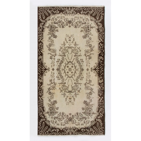 Hand-Knotted Vintage Anatolian Area Rug with Medallion Design. Woolen Floor Covering