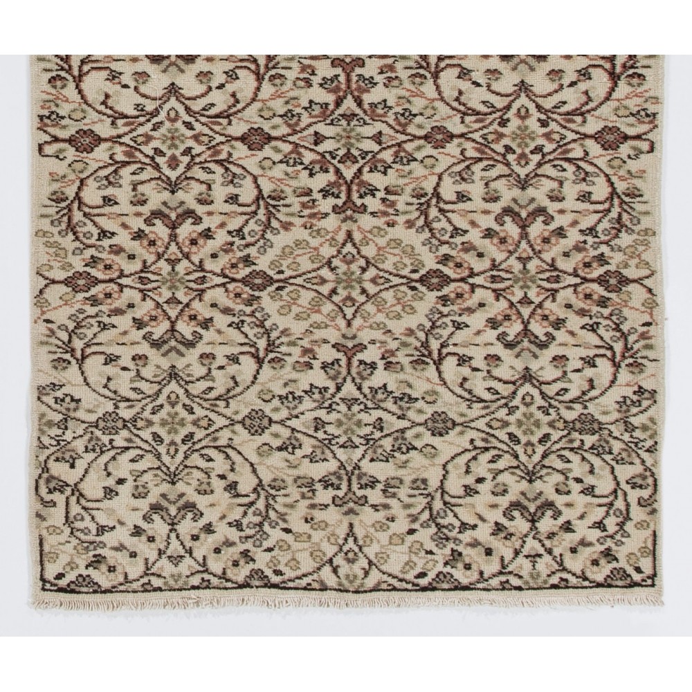 Vintage Floral Design Handmade Turkish Rug. Woolen Floor Covering