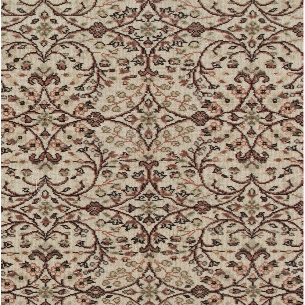 Vintage Floral Design Handmade Turkish Rug. Woolen Floor Covering