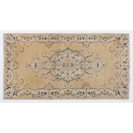 Fine Hand-Knotted Vintage Rug with Medallion Design in Neutral Tones. Fine Hand-Knotted Vintage Rug with Medallion Design in Neutral Tones.