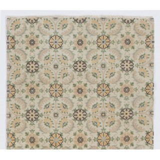 Vintage Handknotted Floral Design Wool Accent Rug for Rustic, Country & Farmhouse Decor