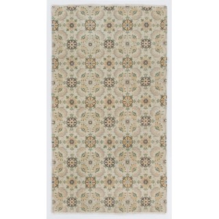Vintage Handknotted Floral Design Wool Accent Rug for Rustic, Country & Farmhouse Decor