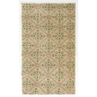 Vintage Handknotted Floral Design Wool Accent Rug for Rustic, Country & Farmhouse Decor