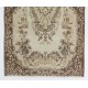 Hand-Knotted Vintage Central Anatolian Area Rug with Medallion Design. Woolen Floor Covering