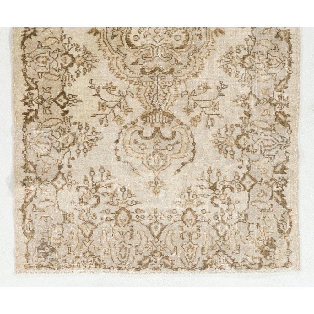Vintage Handknotted Medallion Design Wool Accent Rug for Rustic, Country & Farmhouse Decor