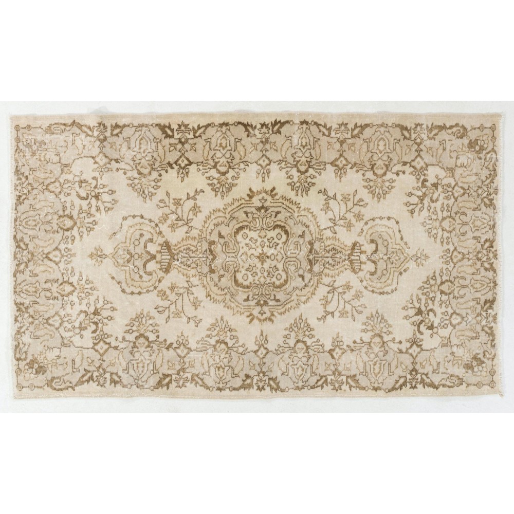 Vintage Handknotted Medallion Design Wool Accent Rug for Rustic, Country & Farmhouse Decor