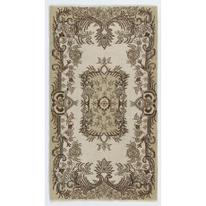 Vintage Handknotted Medallion Design Wool Accent Rug for Rustic, Country & Farmhouse Decor