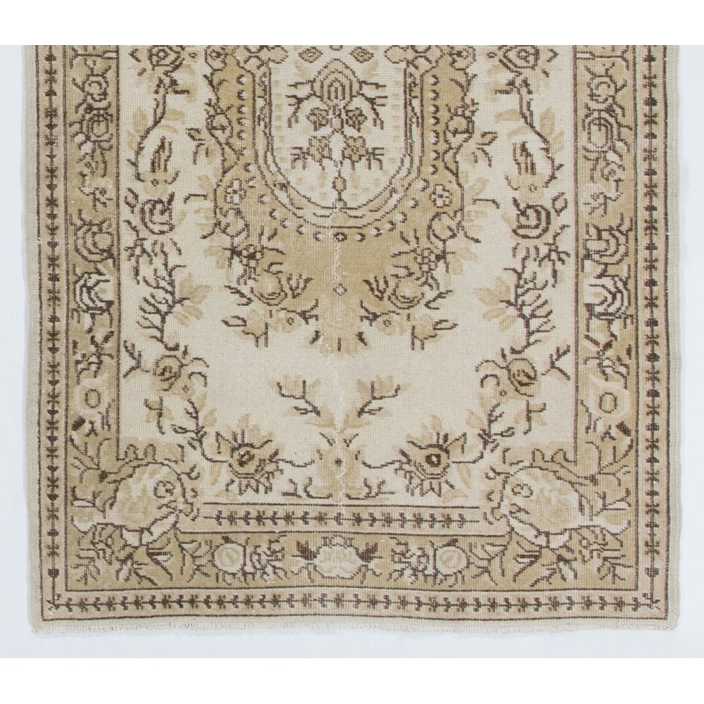 Vintage French Aubusson Design Rug in Neutral Colors, Wool Handmade Carpet