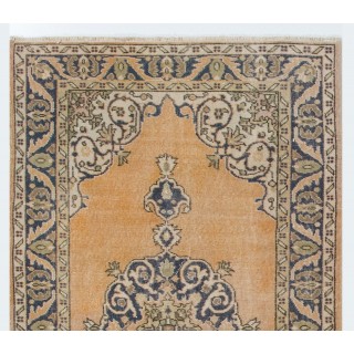 Fine Hand-Knotted Vintage Area Rug with Medallion Design in Soft Tones. Woolen Floor Covering Fine Hand-Knotted Vintage Area Rug with Medallion Design in Soft Tones. Woolen Floor Covering