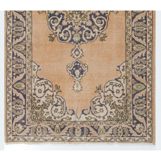 Fine Hand-Knotted Area Rug with Medallion Design in Soft Tones. Vintage Carpet, Woolen Floor Covering