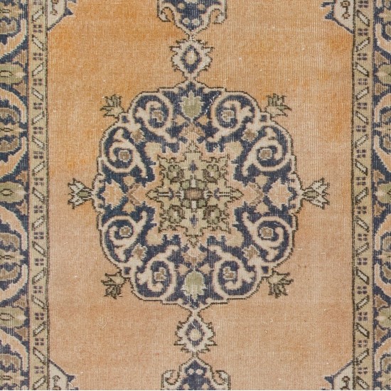 Fine Hand-Knotted Area Rug with Medallion Design in Soft Tones. Vintage Carpet, Woolen Floor Covering