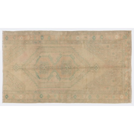 Vintage Geometric Medallion Pattern Anatolian Wool Rug in Neutral Colors Vintage Geometric Medallion Pattern Anatolian Wool Rug in Neutral Colors