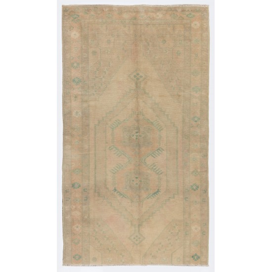 Vintage Geometric Medallion Pattern Anatolian Wool Rug in Neutral Colors Vintage Geometric Medallion Pattern Anatolian Wool Rug in Neutral Colors