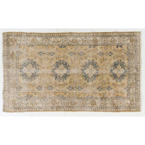 Hand-Knotted Vintage Central Anatolian Turkish Rug. Very Good Condition Hand-Knotted Vintage Central Anatolian Turkish Rug. Very Good Condition