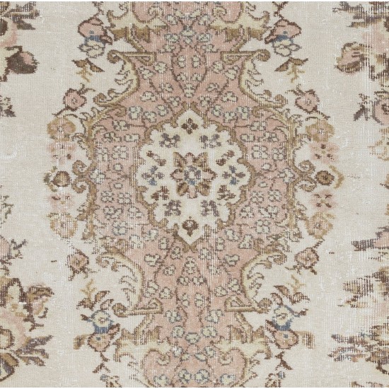 Hand-Knotted Vintage Central Anatolian Area Rug with Medallion Design. Woolen Floor Covering Hand-Knotted Vintage Central Anatolian Area Rug with Medallion Design. Woolen Floor Covering