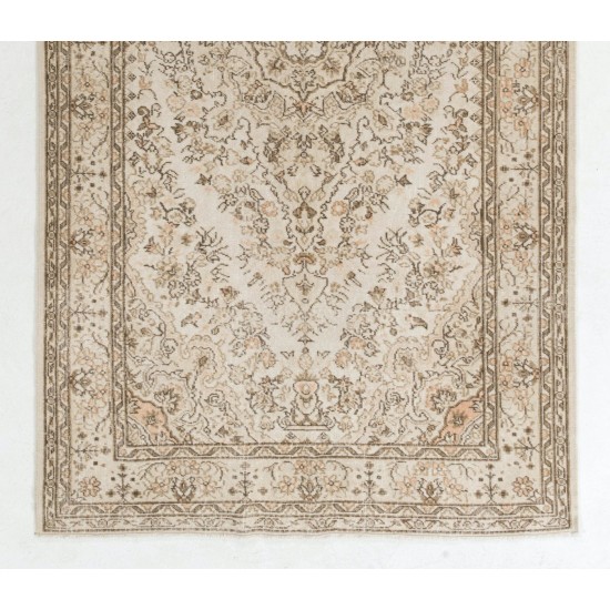 Vintage Anatolian Oushak Rug in Soft Colors. Hand-Knotted Carpet, Woolen Floor Covering