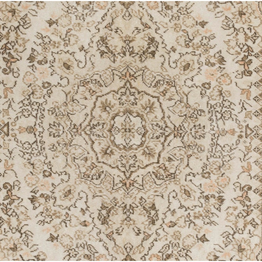 Vintage Anatolian Oushak Rug in Soft Colors. Hand-Knotted Carpet, Woolen Floor Covering