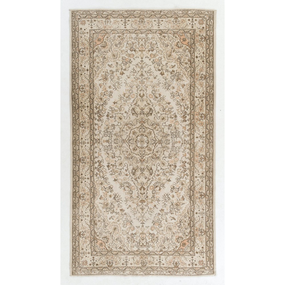 Vintage Anatolian Oushak Rug in Soft Colors. Hand-Knotted Carpet, Woolen Floor Covering