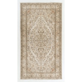 Vintage Anatolian Oushak Rug in Soft Colors. Hand-Knotted Carpet, Woolen Floor Covering
