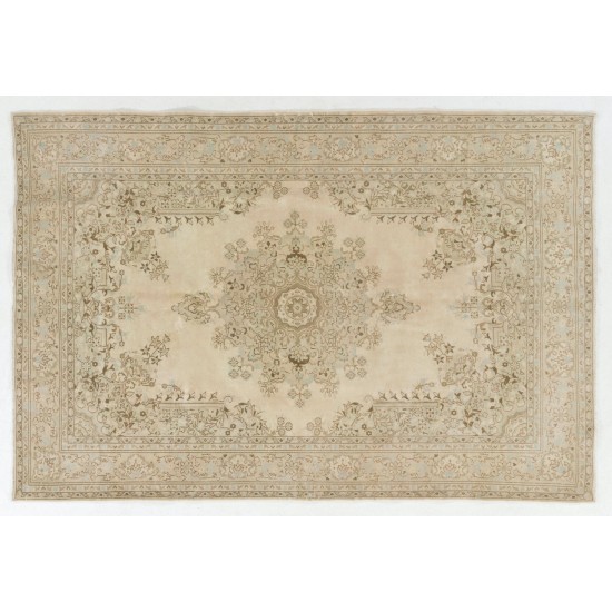 Hand-knotted Vintage Turkish Area Rug with Medallion Design Hand-knotted Vintage Turkish Area Rug with Medallion Design
