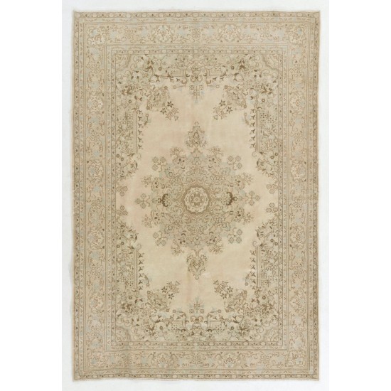 Hand-knotted Vintage Turkish Area Rug with Medallion Design Hand-knotted Vintage Turkish Area Rug with Medallion Design