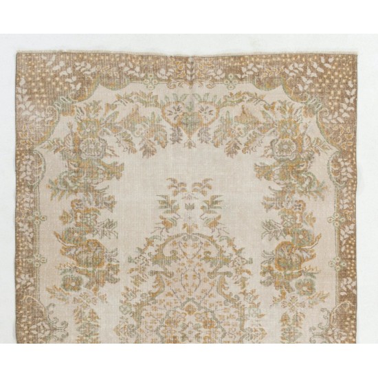 Hand-Knotted Vintage Central Anatolian Area Rug with Medallion Design. Woolen Floor Covering Hand-Knotted Vintage Central Anatolian Area Rug with Medallion Design. Woolen Floor Covering
