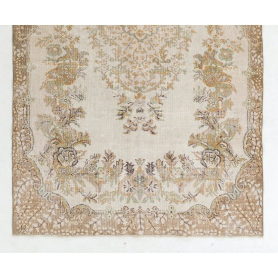 Hand-Knotted Vintage Central Anatolian Area Rug with Medallion Design. Woolen Floor Covering Hand-Knotted Vintage Central Anatolian Area Rug with Medallion Design. Woolen Floor Covering