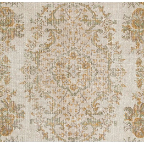 Hand-Knotted Vintage Central Anatolian Area Rug with Medallion Design. Woolen Floor Covering Hand-Knotted Vintage Central Anatolian Area Rug with Medallion Design. Woolen Floor Covering