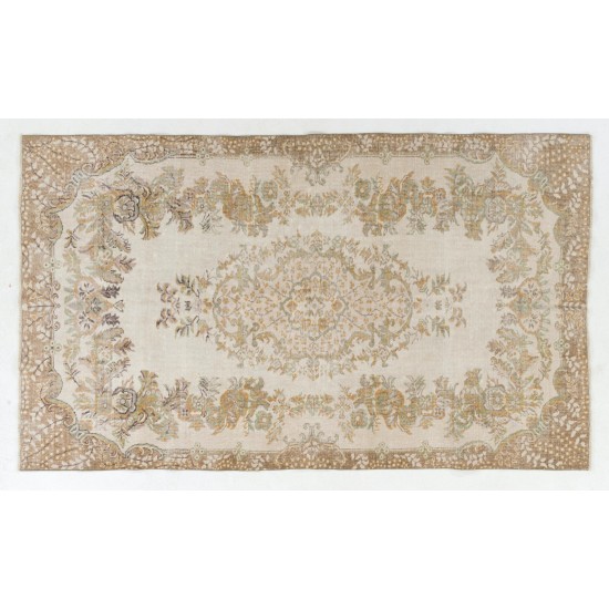 Hand-Knotted Vintage Central Anatolian Area Rug with Medallion Design. Woolen Floor Covering Hand-Knotted Vintage Central Anatolian Area Rug with Medallion Design. Woolen Floor Covering