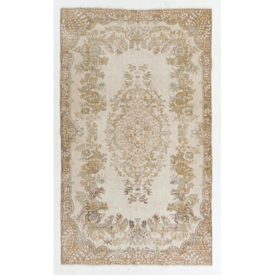 Hand-Knotted Vintage Central Anatolian Area Rug with Medallion Design. Woolen Floor Covering Hand-Knotted Vintage Central Anatolian Area Rug with Medallion Design. Woolen Floor Covering