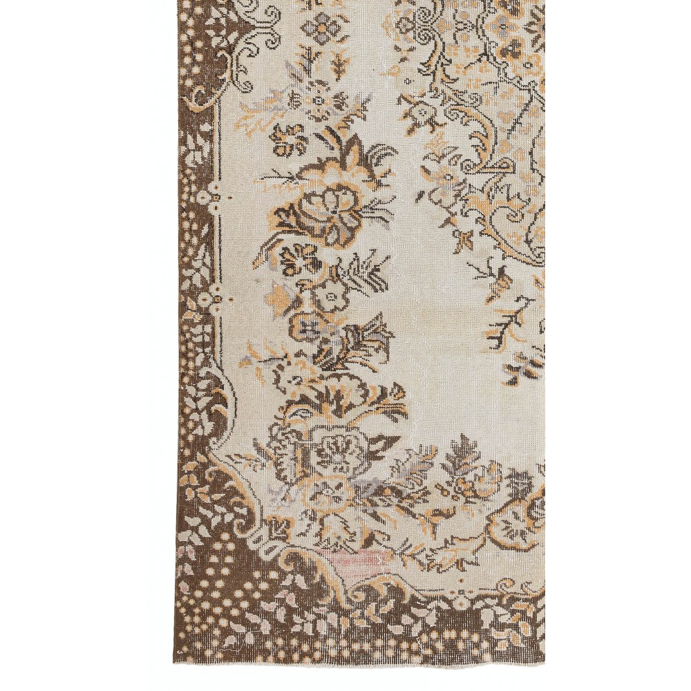 Vintage Turkish Wool Rug. Rustic Country House Style. Handmade Medallion Design Carpet