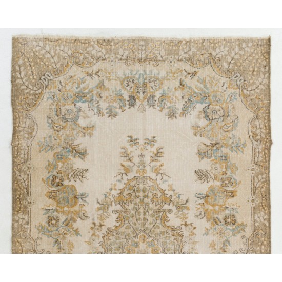 Hand-knotted Vintage Medallion Design Anatolian Rug in Neutral Colors Hand-knotted Vintage Medallion Design Anatolian Rug in Neutral Colors