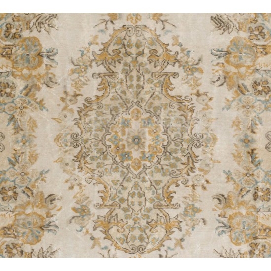 Hand-knotted Vintage Medallion Design Anatolian Rug in Neutral Colors Hand-knotted Vintage Medallion Design Anatolian Rug in Neutral Colors