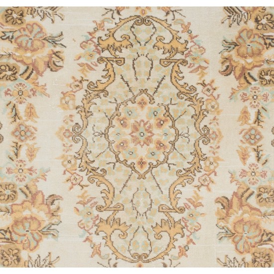 Antique Washed Hand-Knotted Vintage Anatolian Area Rug with Medallion Design. Antique Washed Hand-Knotted Vintage Anatolian Area Rug with Medallion Design.