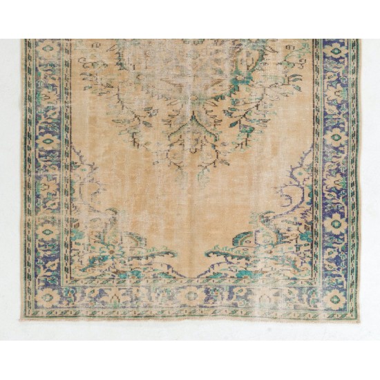 Fine Hand-Knotted Central Anatolian Turkish Area Rug with Elegant Design. Vintage Carpet.