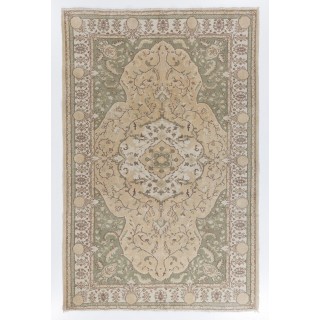 Vintage Hand-knotted Oushak Area Rug with Medallion Design