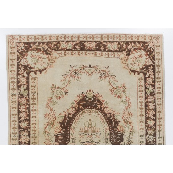Hand-Knotted Vintage Oushak Area Rug. Medallion Design Wool Carpet Hand-Knotted Vintage Oushak Area Rug. Medallion Design Wool Carpet